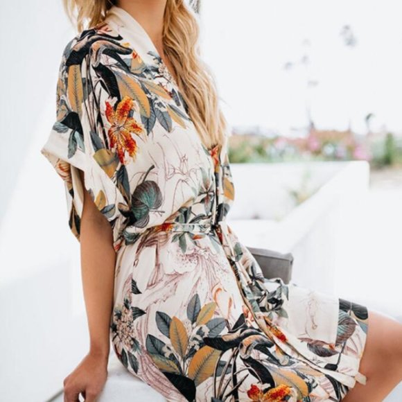 Cream tie-waist kimono - Picture 5 of 7